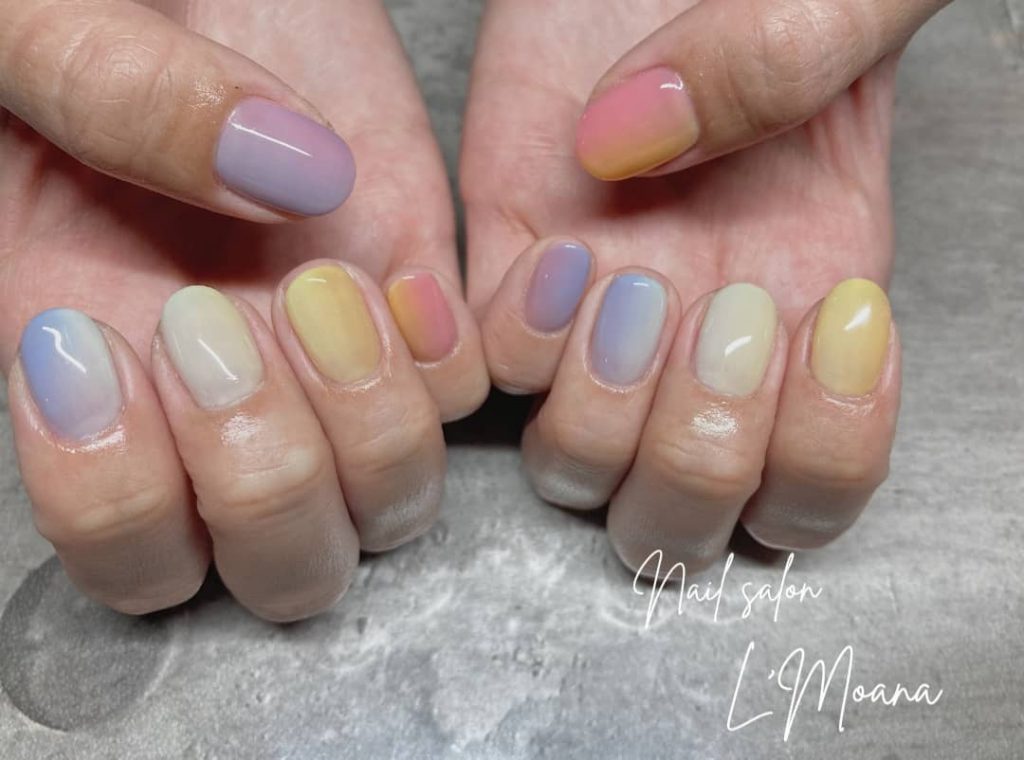 お客様nail︎art by arisa / @lmoana_arisa.10本キレイなカラフル縦グラデーション? ??◌.=========================== Nail salon L&